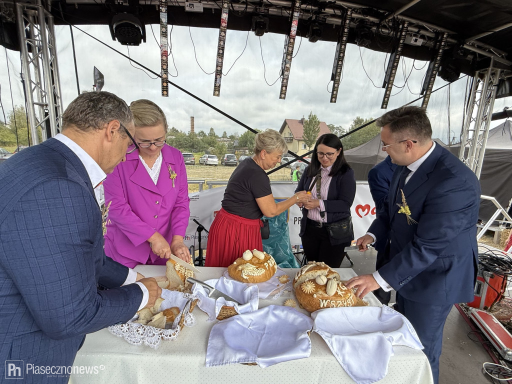 Dożynki Gminne w Prażmowie wciąż trwają