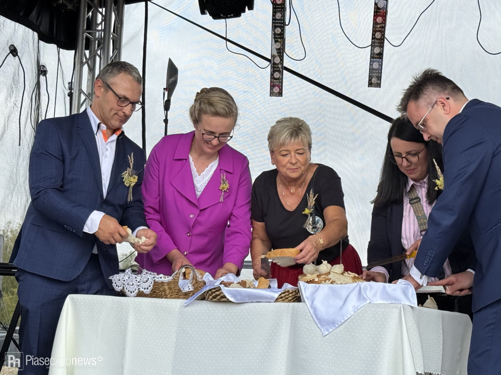 Dożynki Gminne w Prażmowie wciąż trwają