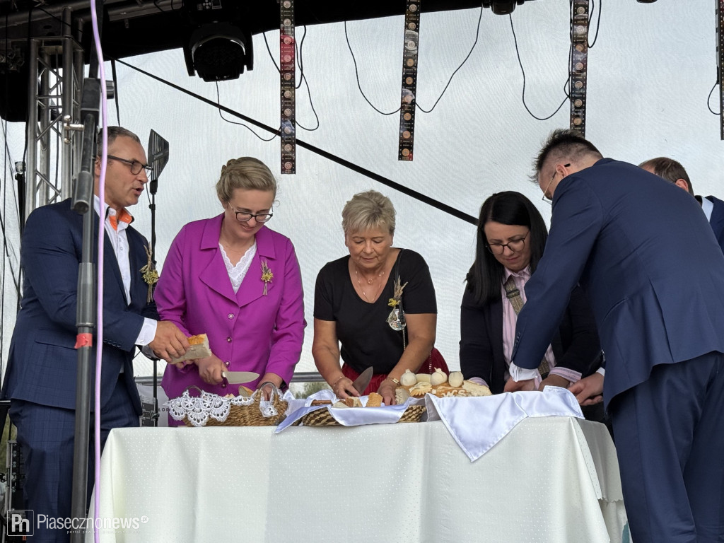 Dożynki Gminne w Prażmowie wciąż trwają