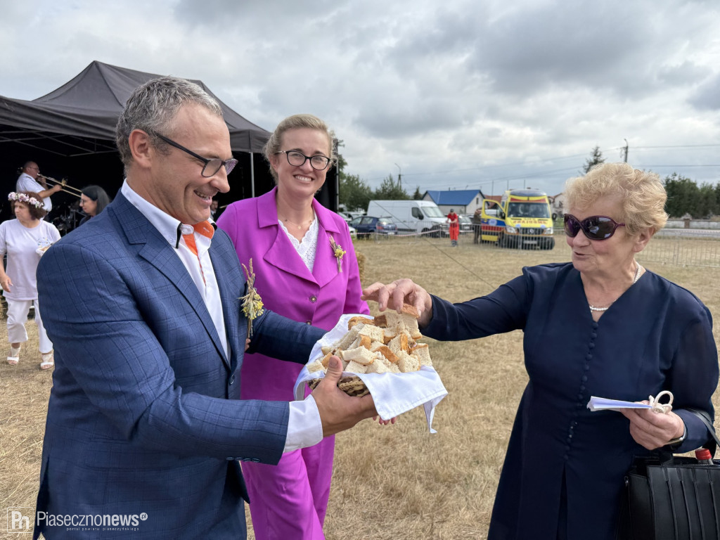 Dożynki Gminne w Prażmowie wciąż trwają