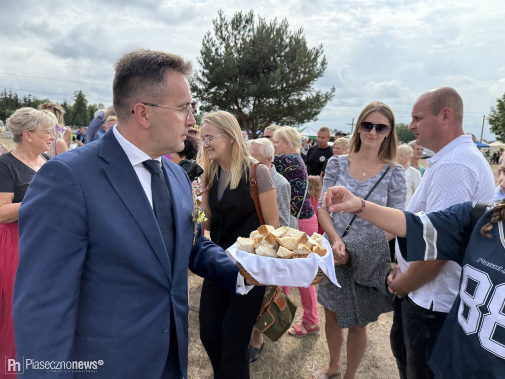 Dożynki Gminne w Prażmowie wciąż trwają