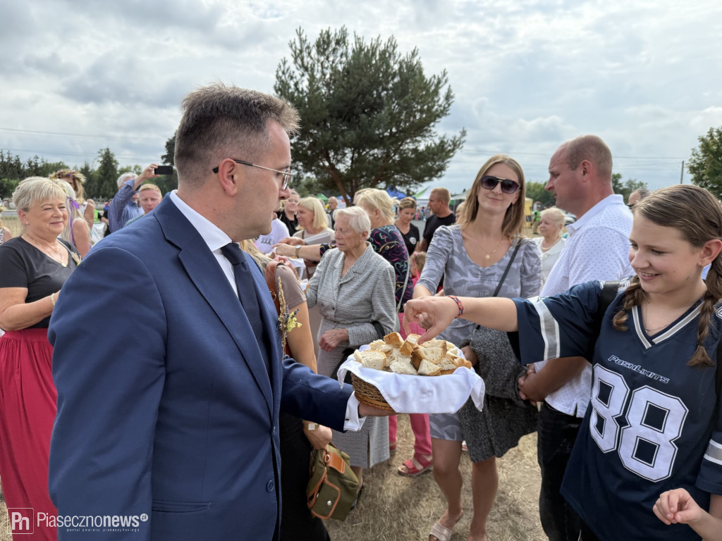 Dożynki Gminne w Prażmowie wciąż trwają