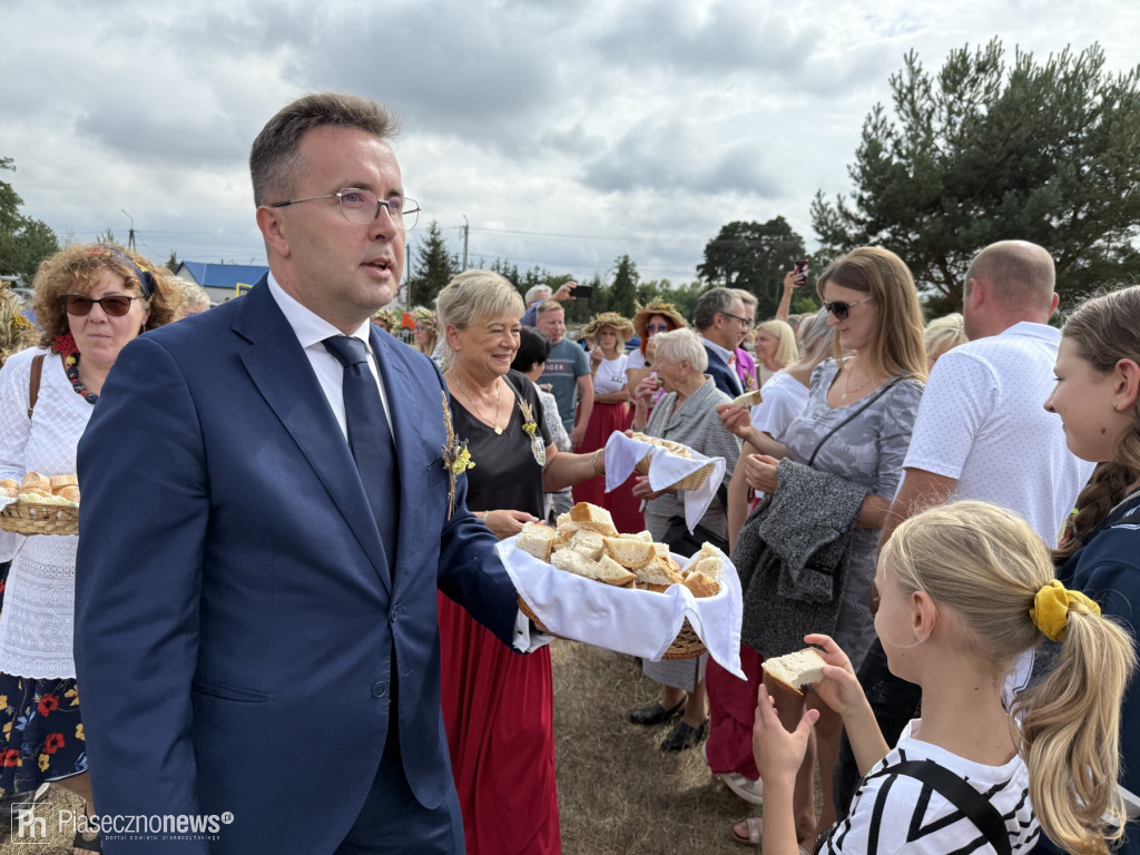 Dożynki Gminne w Prażmowie wciąż trwają