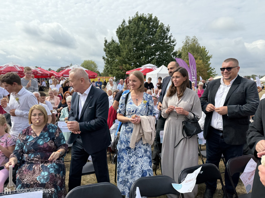 Dożynki Gminne w Prażmowie wciąż trwają