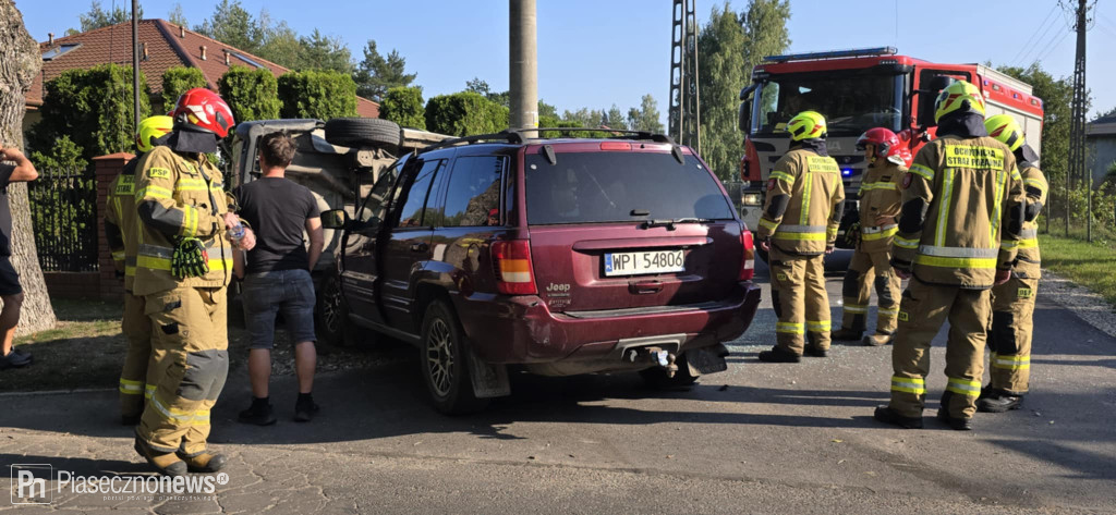 Toyota przewróciła się na bok