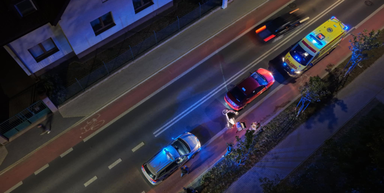 Skuter wjechał w tył taksówki
