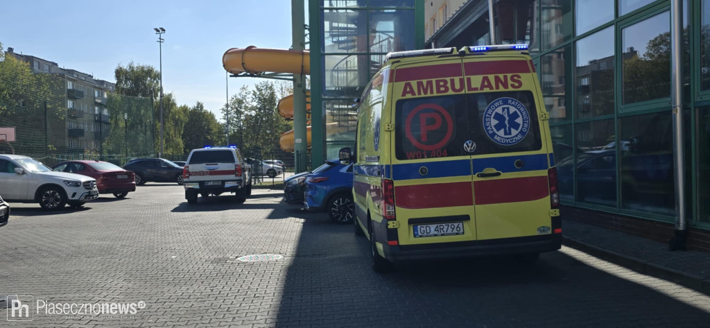 Ze szkoły ewakuowano 861 osób