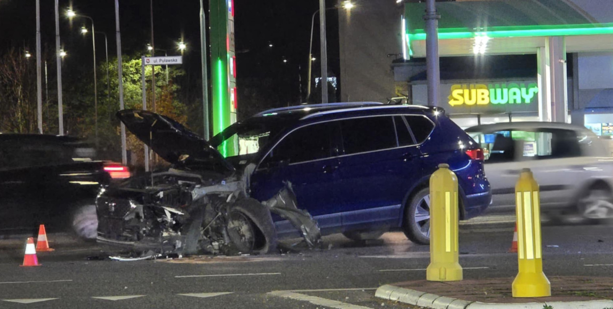 Po dwóch kolizjach porzucili auto i uciekli