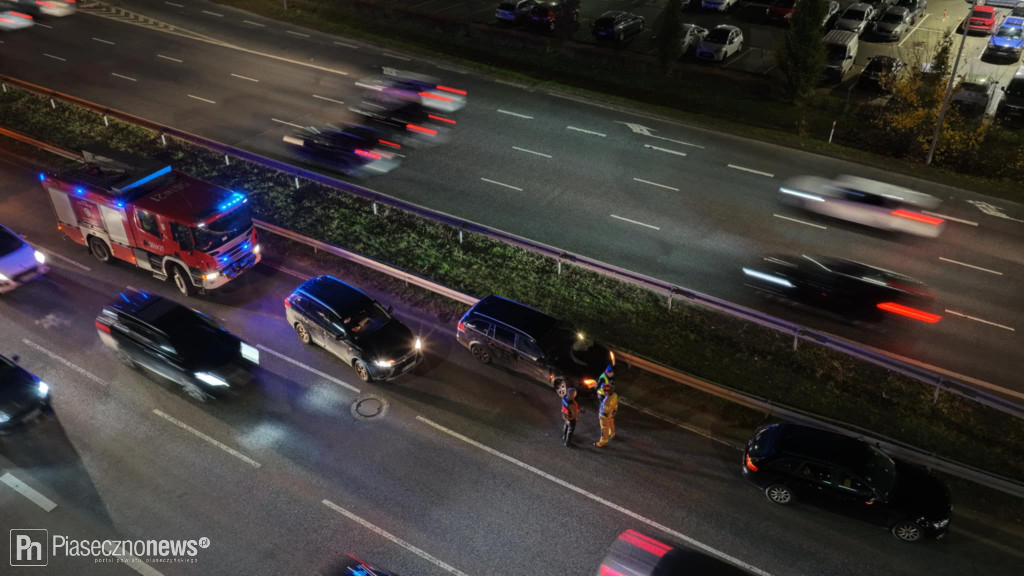 Po dwóch kolizjach porzucili auto i uciekli