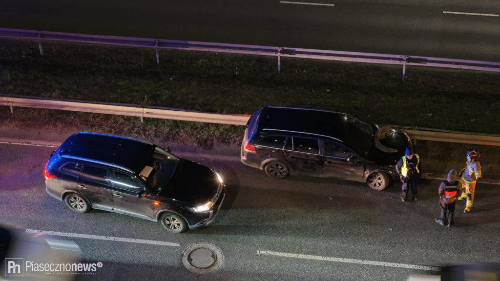 Po dwóch kolizjach porzucili auto i uciekli