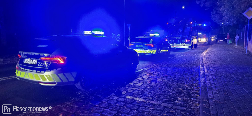 Zapatrzył się w telefon i wszedł pod samochód