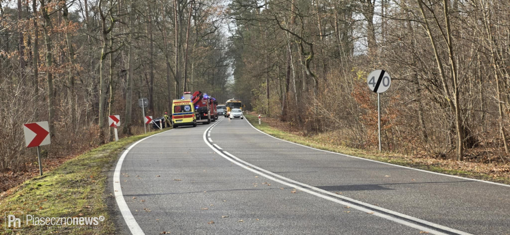 Wypadła z drogi na łuku