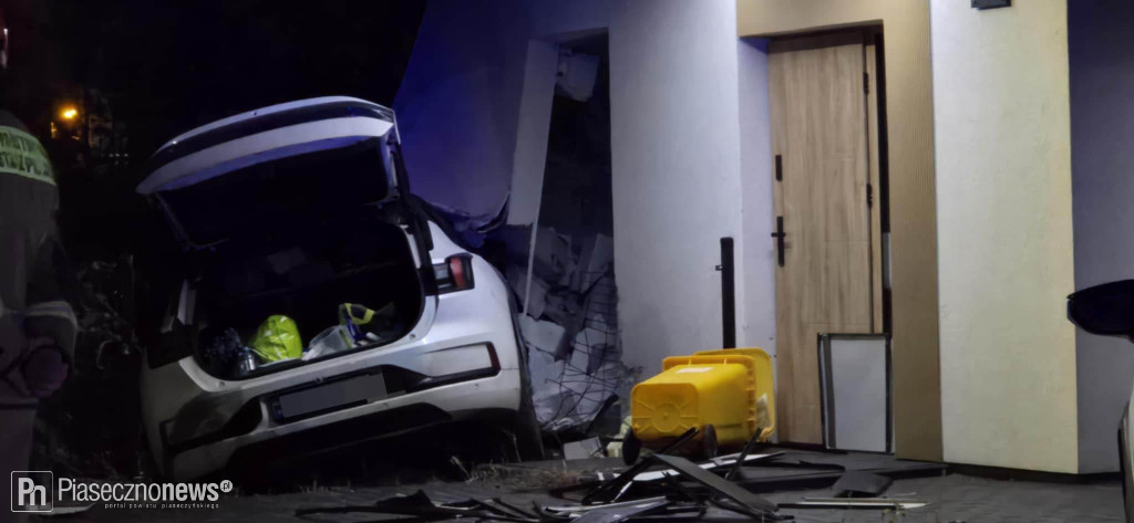 Elektrykiem wjechała w dom