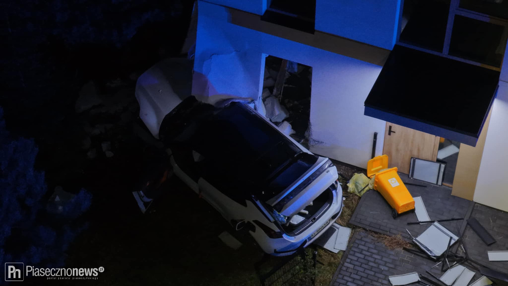 Elektrykiem wjechała w dom