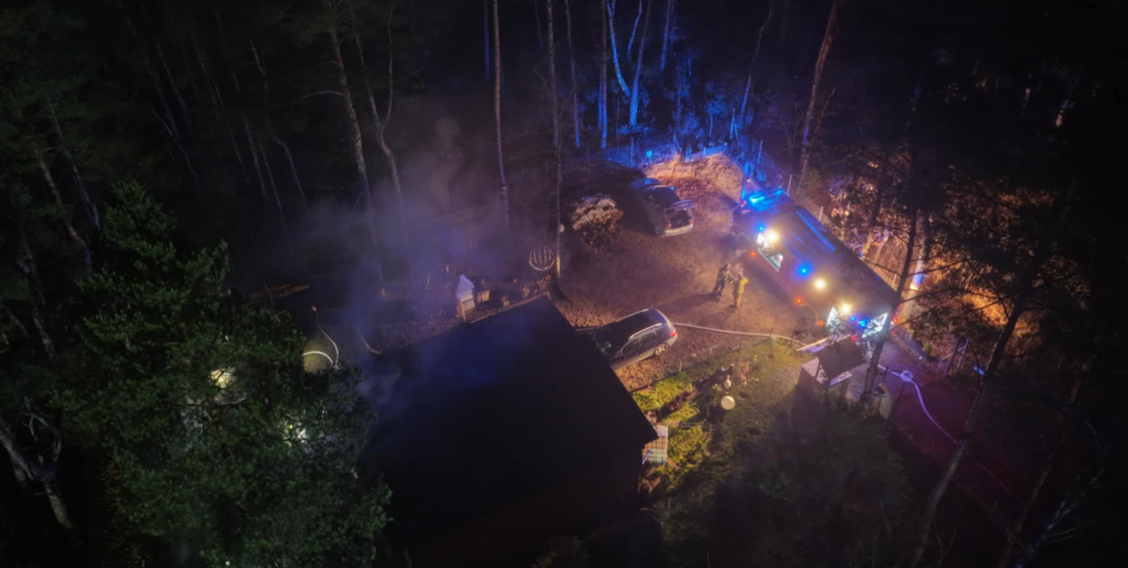 Wybuchł pożar. Kobietę pogryzł pies