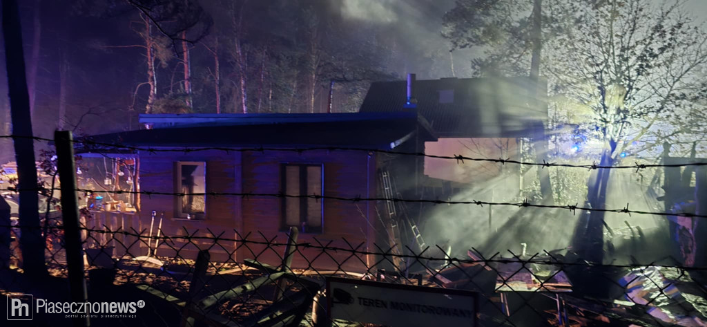 Wybuchł pożar. Kobietę pogryzł pies