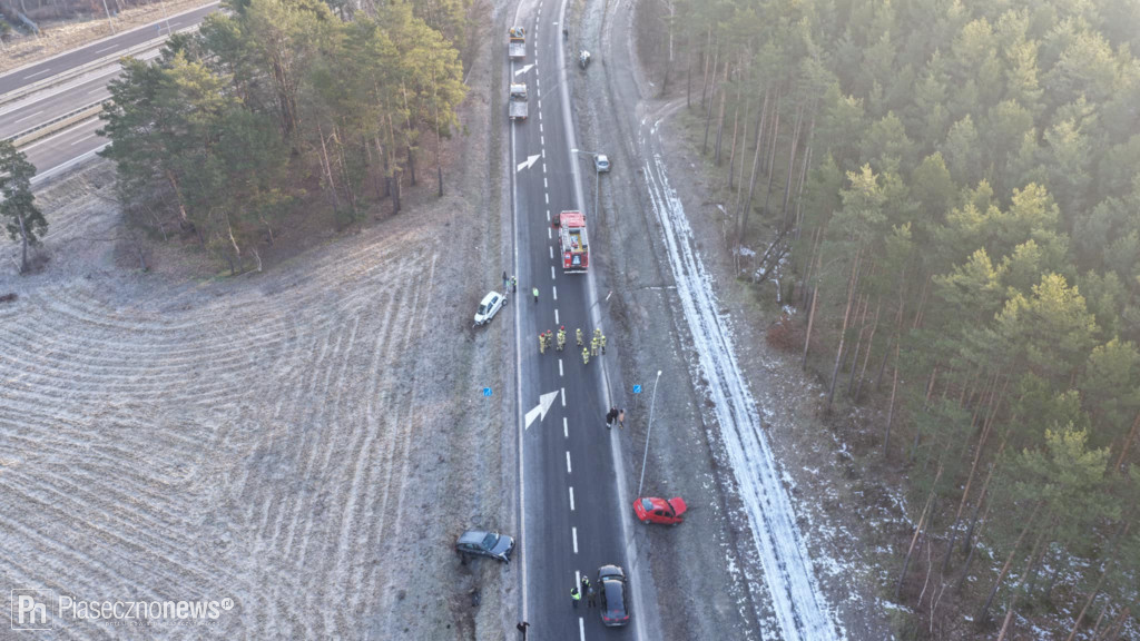 5 samochodów wpadło do rowu