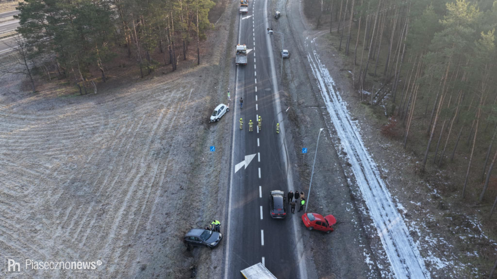 5 samochodów wpadło do rowu