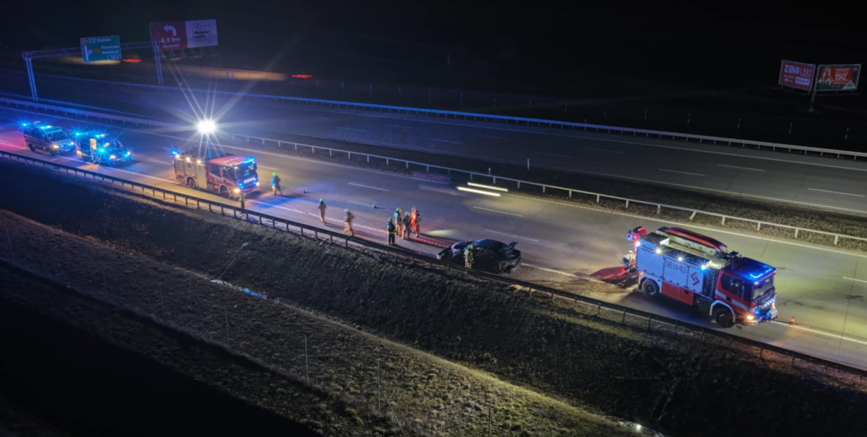 Uderzył w bariery energochłonne