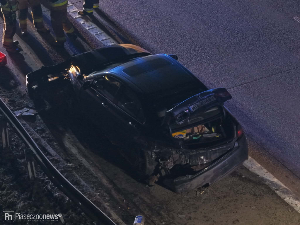 Uderzył w bariery energochłonne