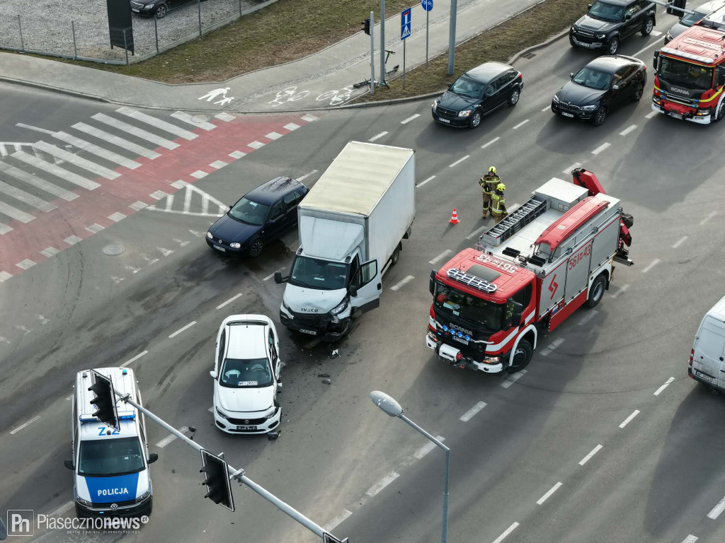 Zderzenie dwóch aut na Okulickiego