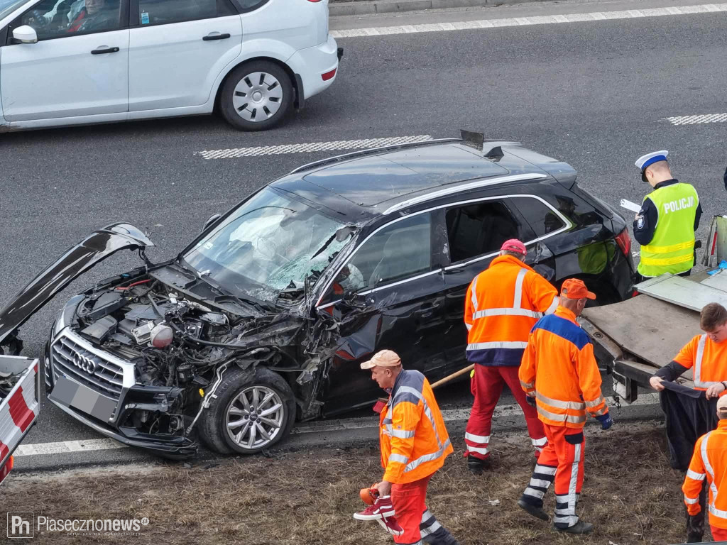 Wjechał w auto służb drogowych