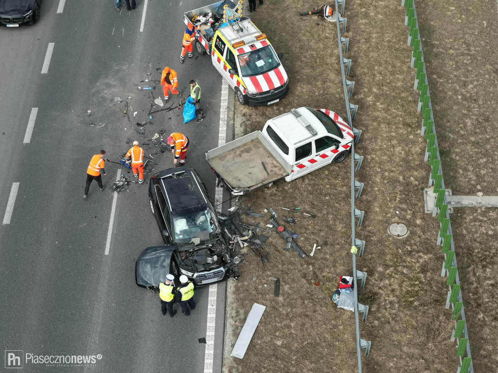 Wjechał w auto służb drogowych