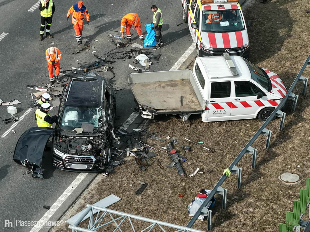 Wjechał w auto służb drogowych