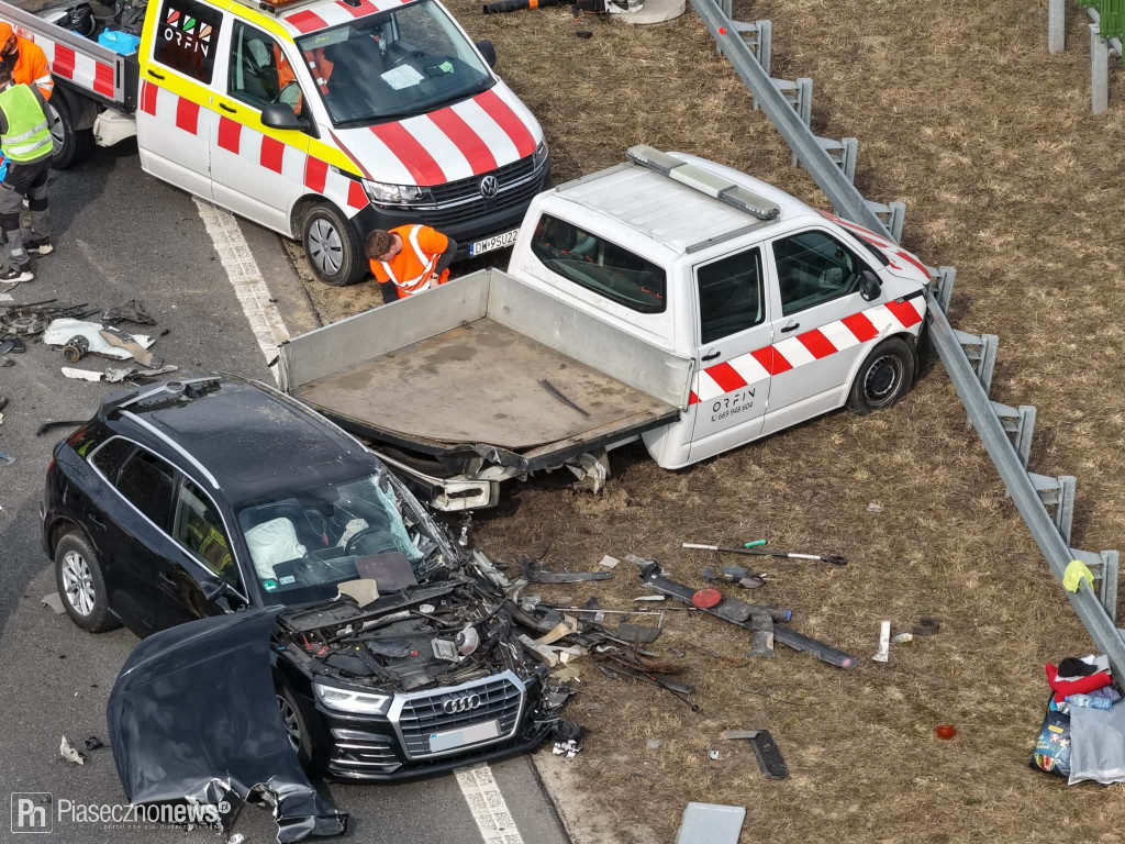 Wjechał w auto służb drogowych