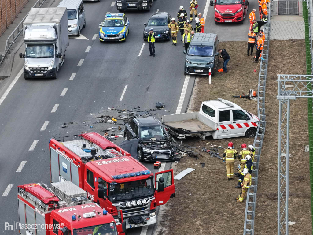 Wjechał w auto służb drogowych
