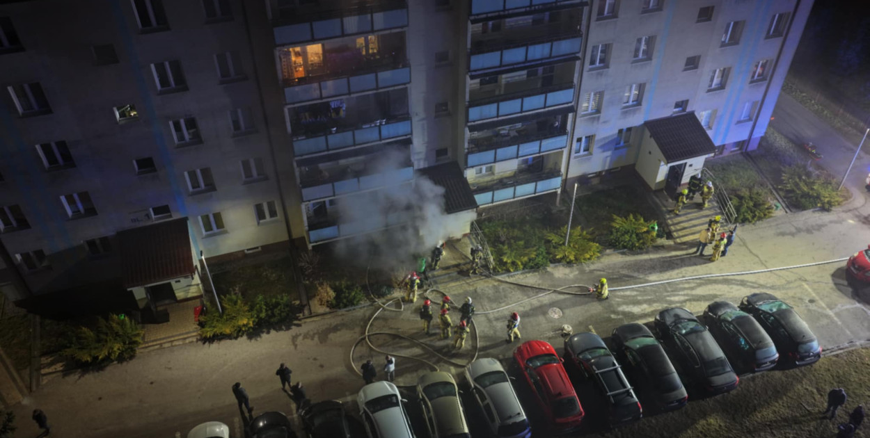 Pożar w bloku. Ewakuowano mieszkańców