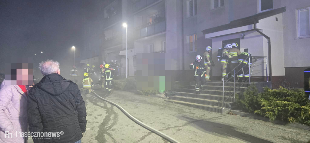 Pożar w bloku. Ewakuowano mieszkańców