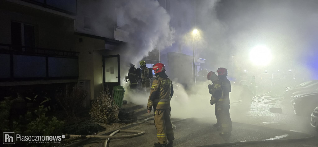 Pożar w bloku. Ewakuowano mieszkańców