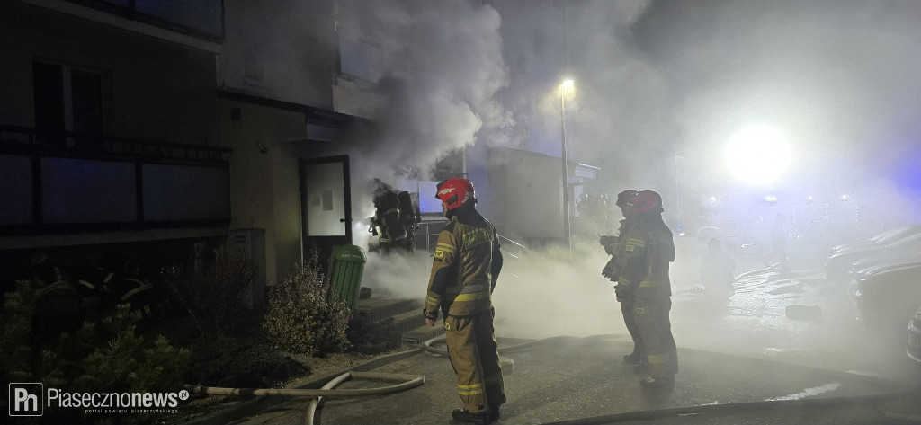 Pożar w bloku. Ewakuowano mieszkańców