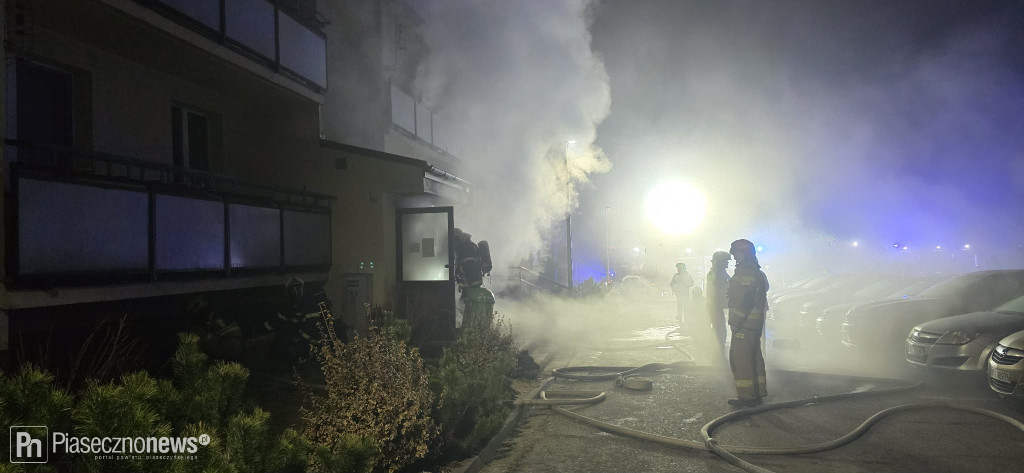 Pożar w bloku. Ewakuowano mieszkańców