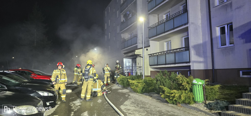 Pożar w bloku. Ewakuowano mieszkańców