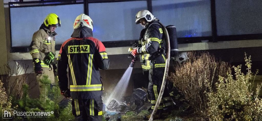 Pożar w bloku. Ewakuowano mieszkańców
