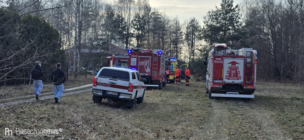 Strażacy wezwani do płonącego domu