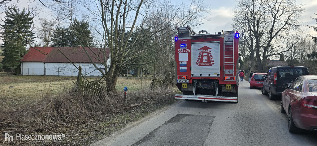 Strażacy wezwani do płonącego domu