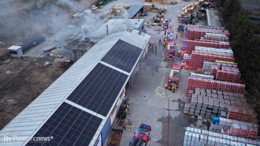 10 zastępów straży w akcji! Pożar w Siedliskach