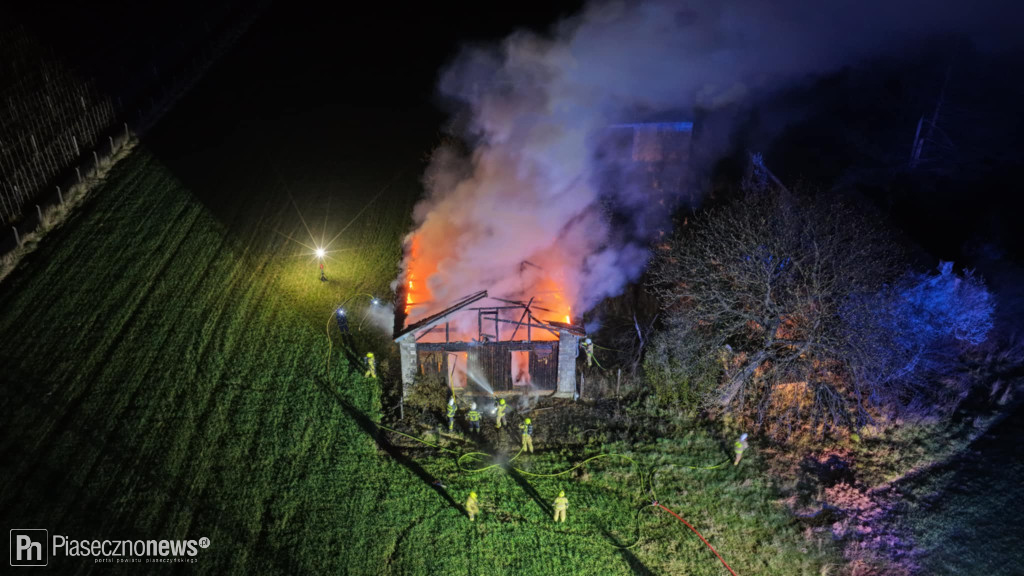Pożar, walczyło 10 jednostek straży