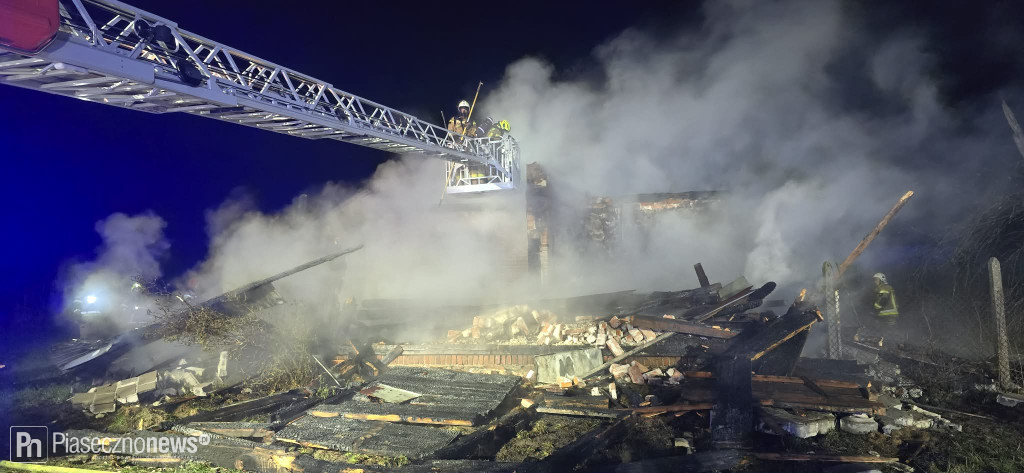 Pożar, walczyło 10 jednostek straży