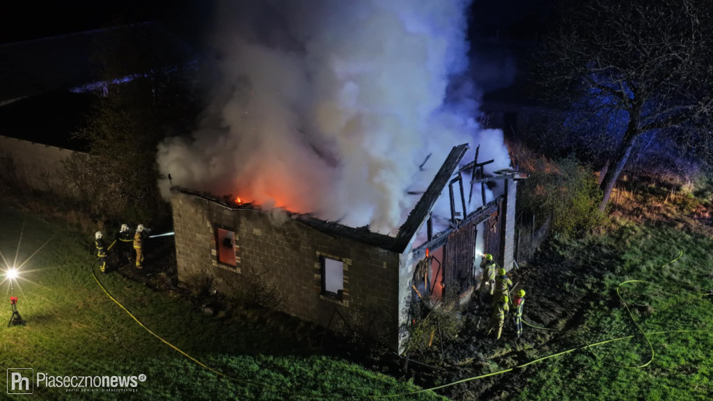 Pożar, walczyło 10 jednostek straży