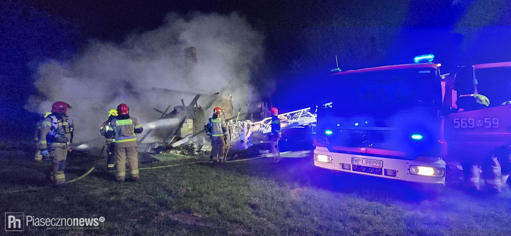 Pożar, walczyło 10 jednostek straży