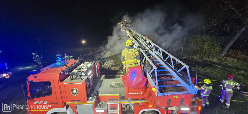 Pożar, walczyło 10 jednostek straży