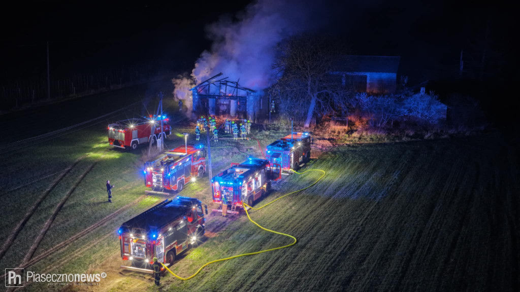 Pożar, walczyło 10 jednostek straży