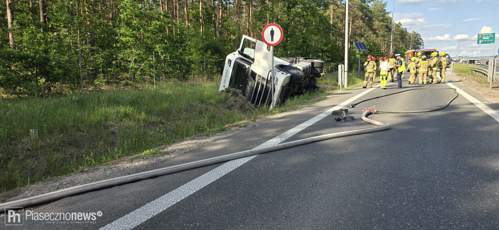 Przewrócona ciężarówka