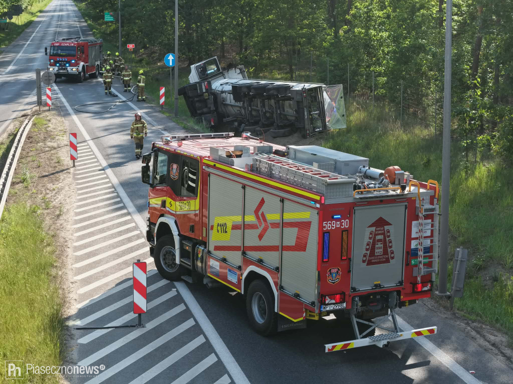 Przewrócona ciężarówka