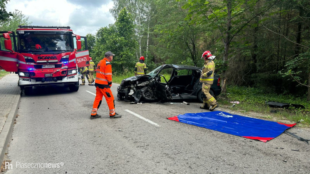 Czołowe zderzenie ze śmieciarką