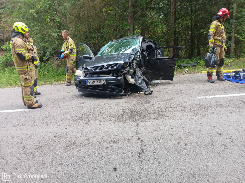 Czołowe zderzenie ze śmieciarką